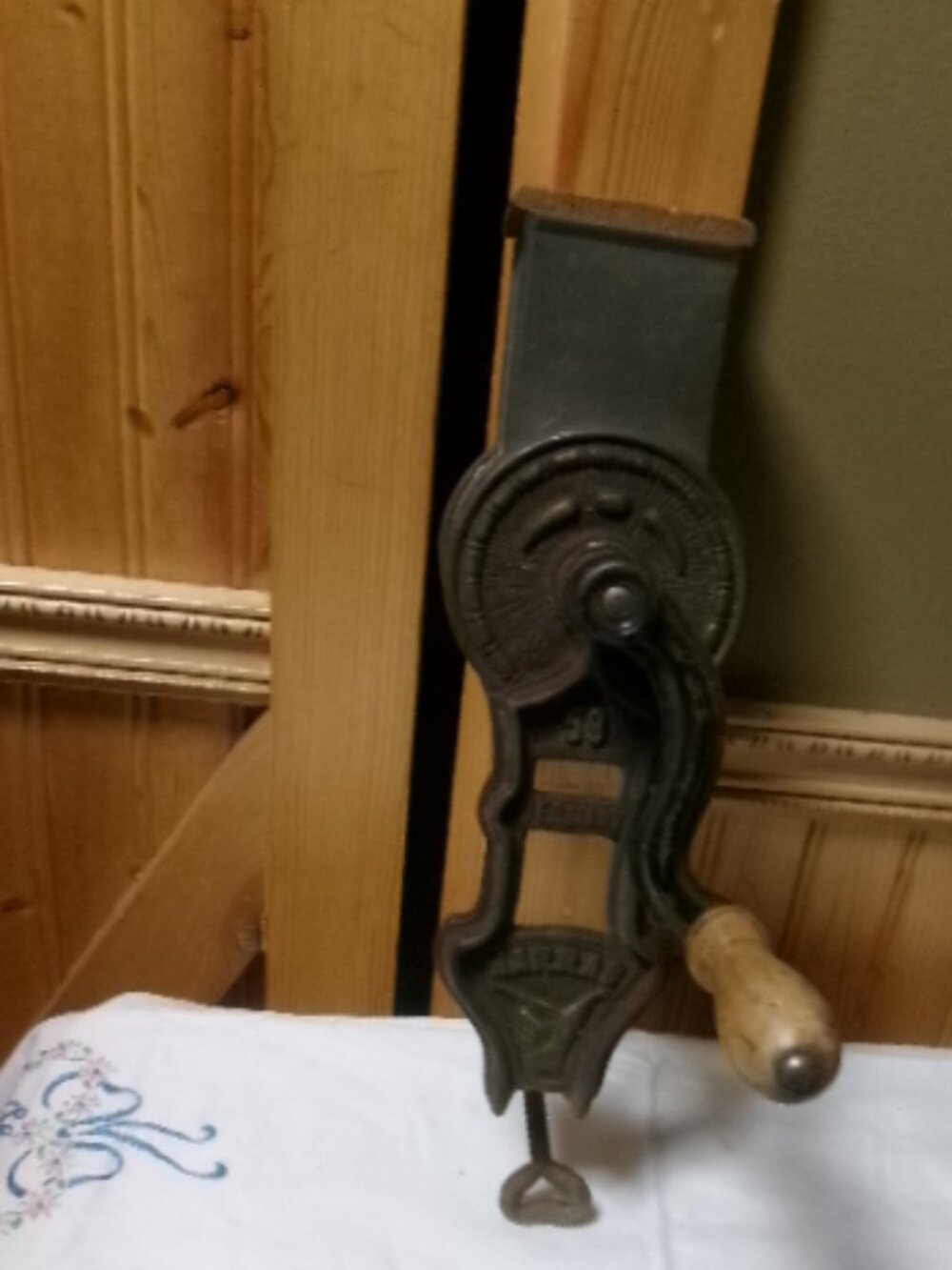 Primitive table food grinder Harras made in Germany great for hanging or works